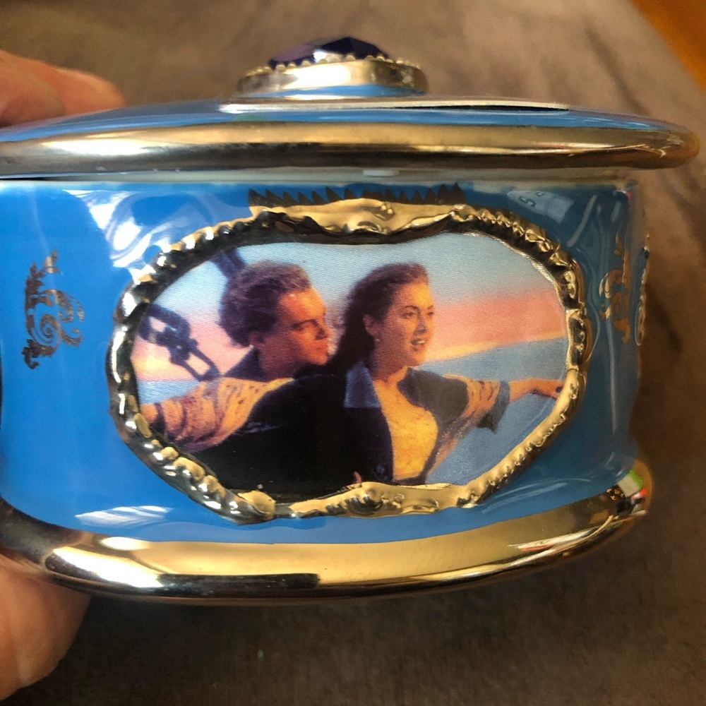 Titanic Music Box